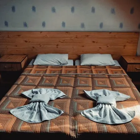 Otel Tri Dorogi