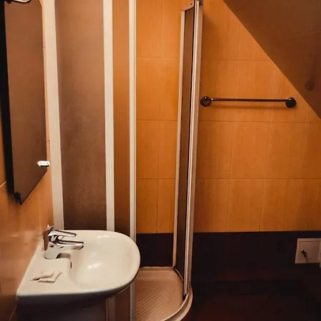 Otel Tri Dorogi *