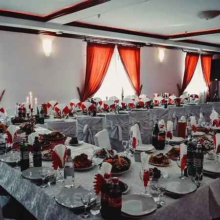Otel Tri Dorogi *