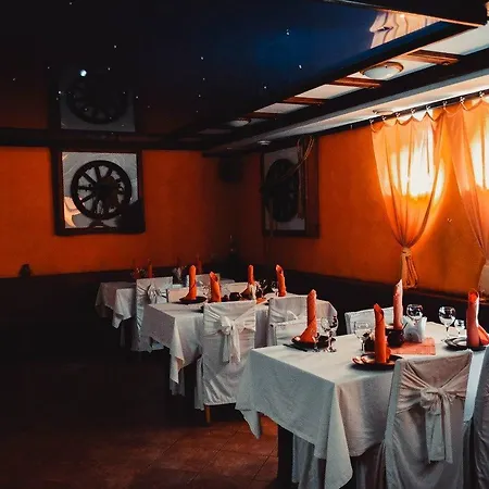 Tri Dorogi Otel