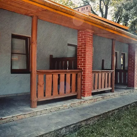 Otel Tri Dorogi