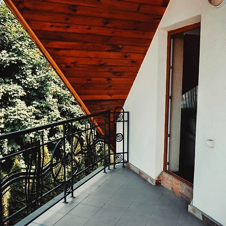 Otel Tri Dorogi