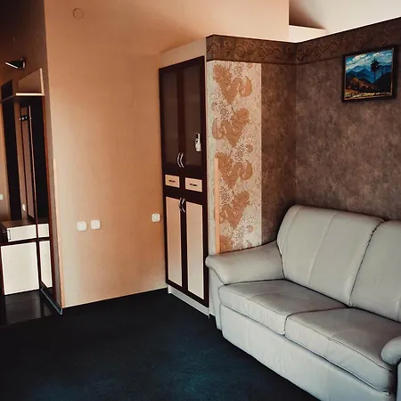 Tri Dorogi Otel