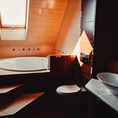 Tri Dorogi Otel Lviv